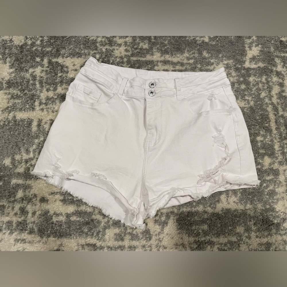 🤍WHITE DENIM SHORTS🤍